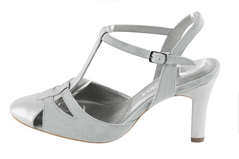 Light silver and pearl grey women's open back T-strap shoes. Round toe. High kitten heels. Profile view - Florence KOOIJMAN